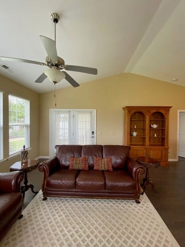 Building Photo - Welcome to this fully furnished 3-bedroom, 3-bathroom townhouse located in the vibrant Hawkeswate...