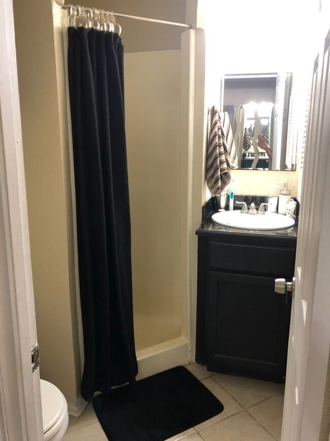 Building Photo - College Station - Northgate area -1 bedroom / 1 bath Apartment