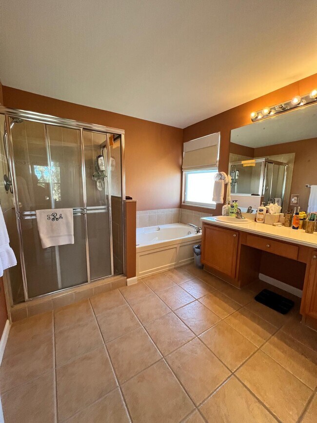 Building Photo - 217 Berenger Walk