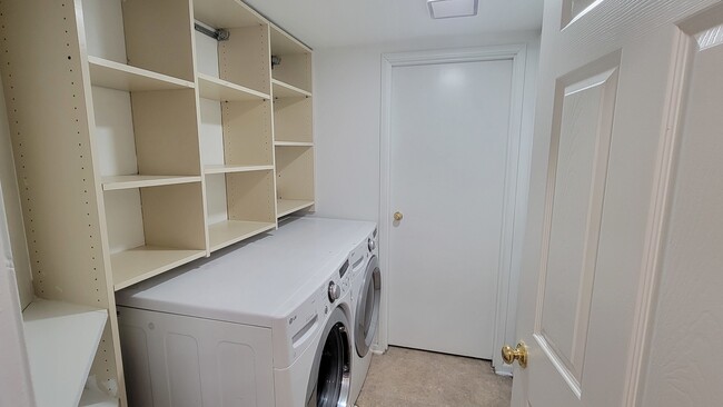 Building Photo - 2765 S Cedar Glen Dr