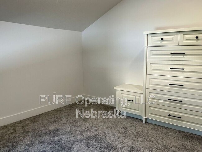 Building Photo - 316 N 13th St