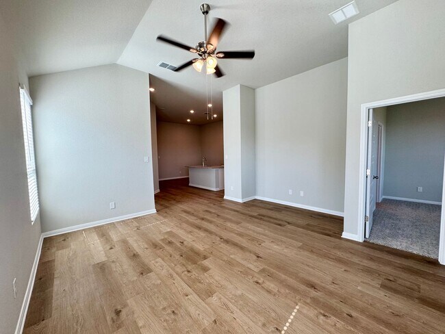 Building Photo - Stunning 3x2 Luxury Duplex in Buda, TX!