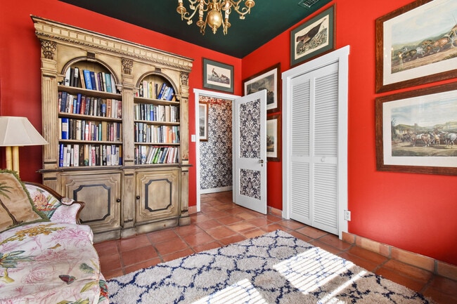 Building Photo - 194 Almeria Rd