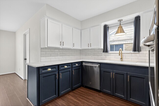 Building Photo - 6031 Rutherglenn Dr