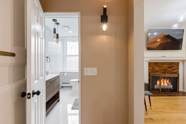 Building Photo - 64 Montebello Rd