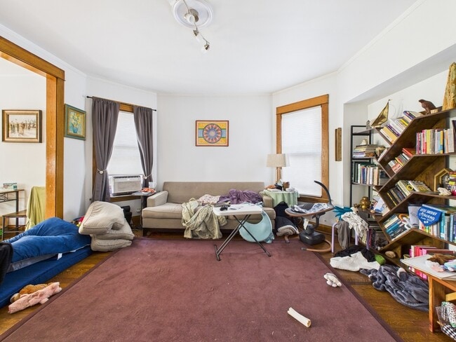 Building Photo - 4318 N Albany Ave