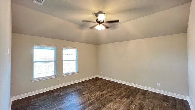 Building Photo - 606 Moseley Ln