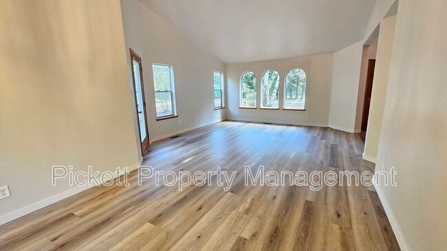 Building Photo - 4755 NW Hosman Cir