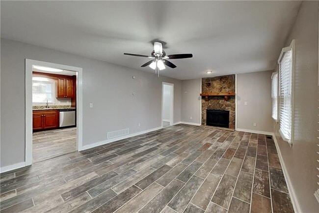 Building Photo - 304 Winchester Way