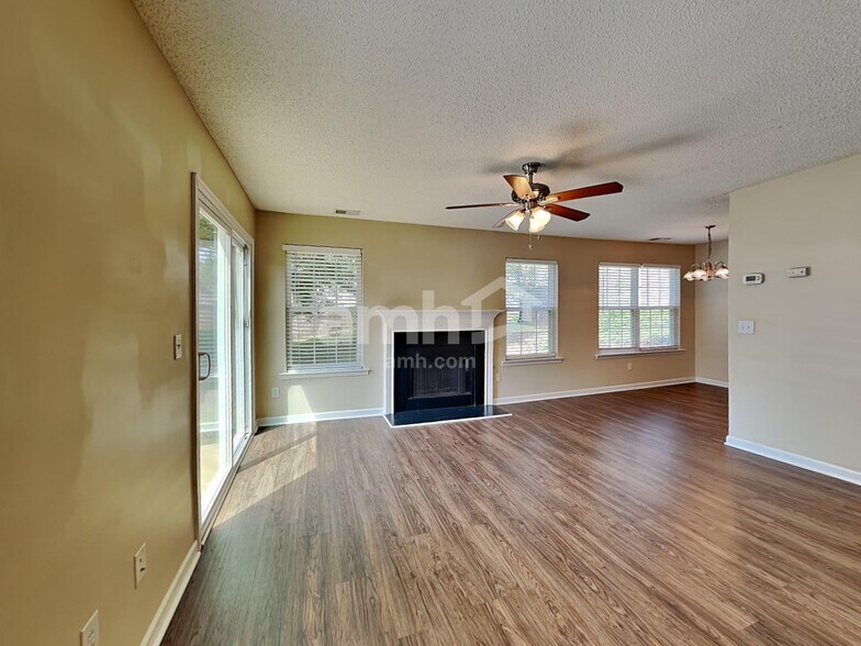 Building Photo - 3134 Marcony Way