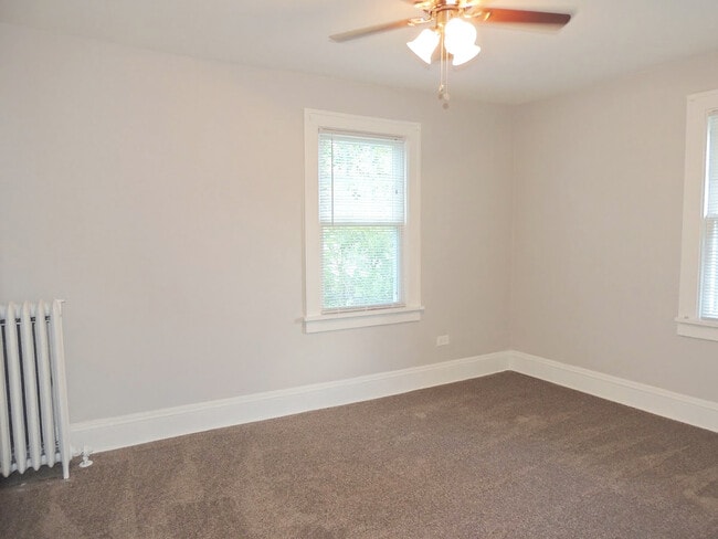 Building Photo - Completely Renovated 5 Bedroom - 1.5 Bath ...