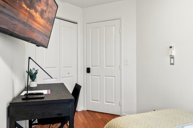 Building Photo - 10777 Ashton Ave