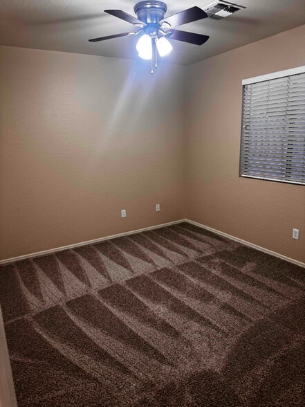 Building Photo - 2445 W Allens Peak Dr