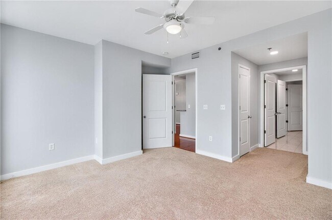 Building Photo - 3338 Peachtree Rd NE