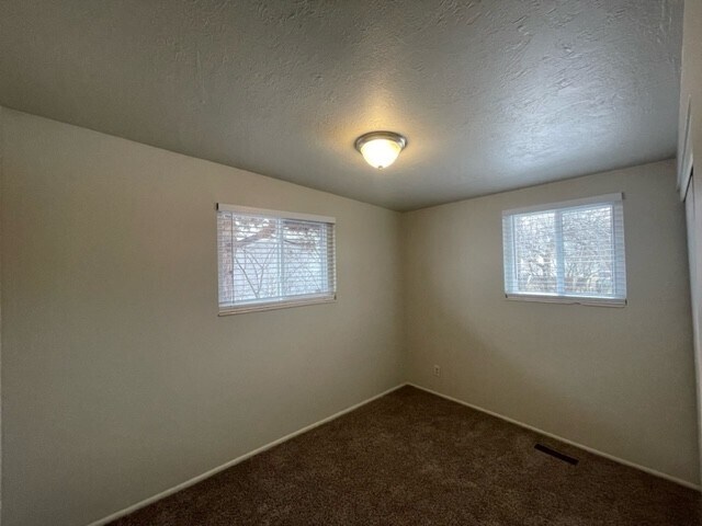 Building Photo - 542 E 200 N