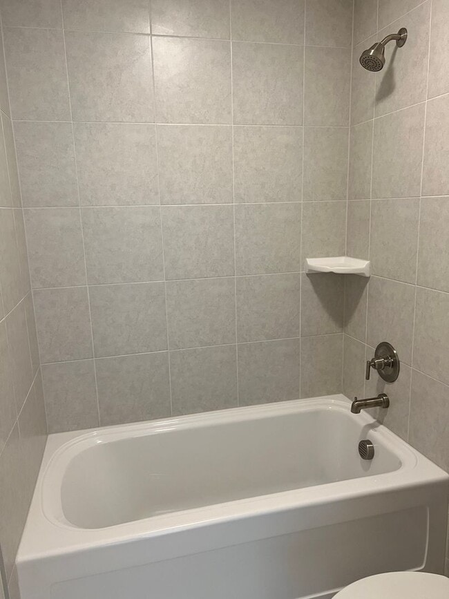 Building Photo - Lovely Three Bedroom Townhouse in Washington Square!- Ask About Our Move In Incentives