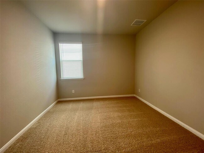 Building Photo - 230 Cherry Laurel Ln