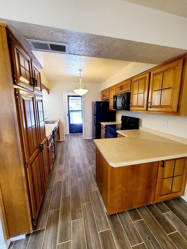 Building Photo - Coming August 11th, 2026! 2 bed 2 bath townhome! Must See!!