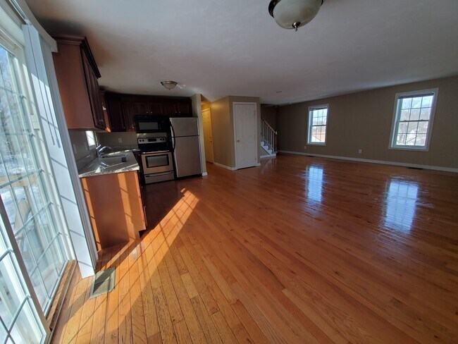 Main floor, Livingroom/Kitchen/Full Bath - 1 Rosamond St