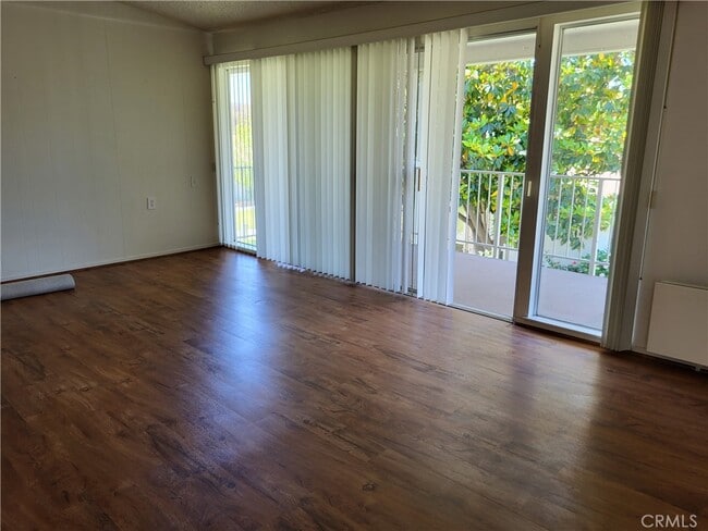 Building Photo - 731 Avenida Majorca