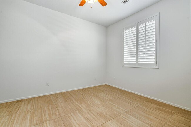 Building Photo - 9233 W Dreyfus Dr