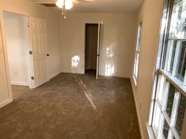 Building Photo - 3900 Sanger Ave