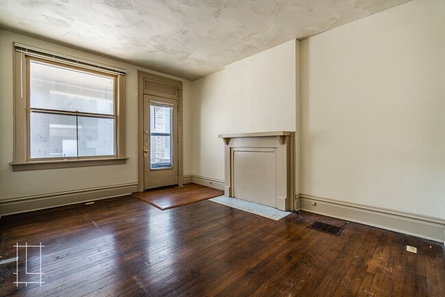 Building Photo - 35 Lundy St