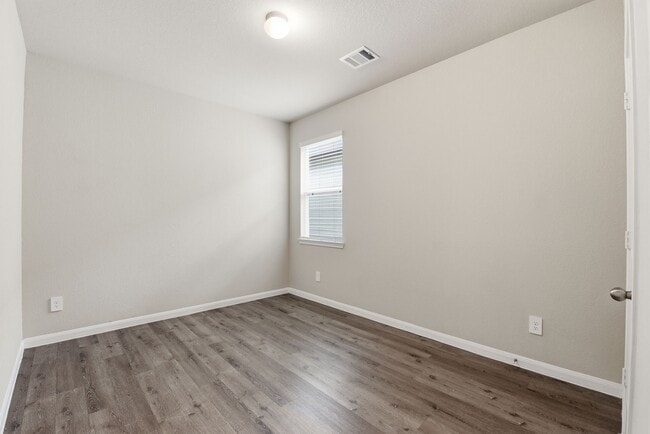 Building Photo - 2914 Lawrence Pk Ct