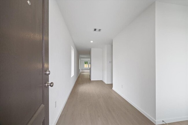 Building Photo - 21111 Santopadre St