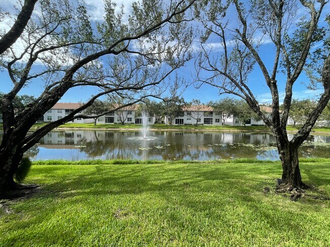 Building Photo - 7941 Laina Ln