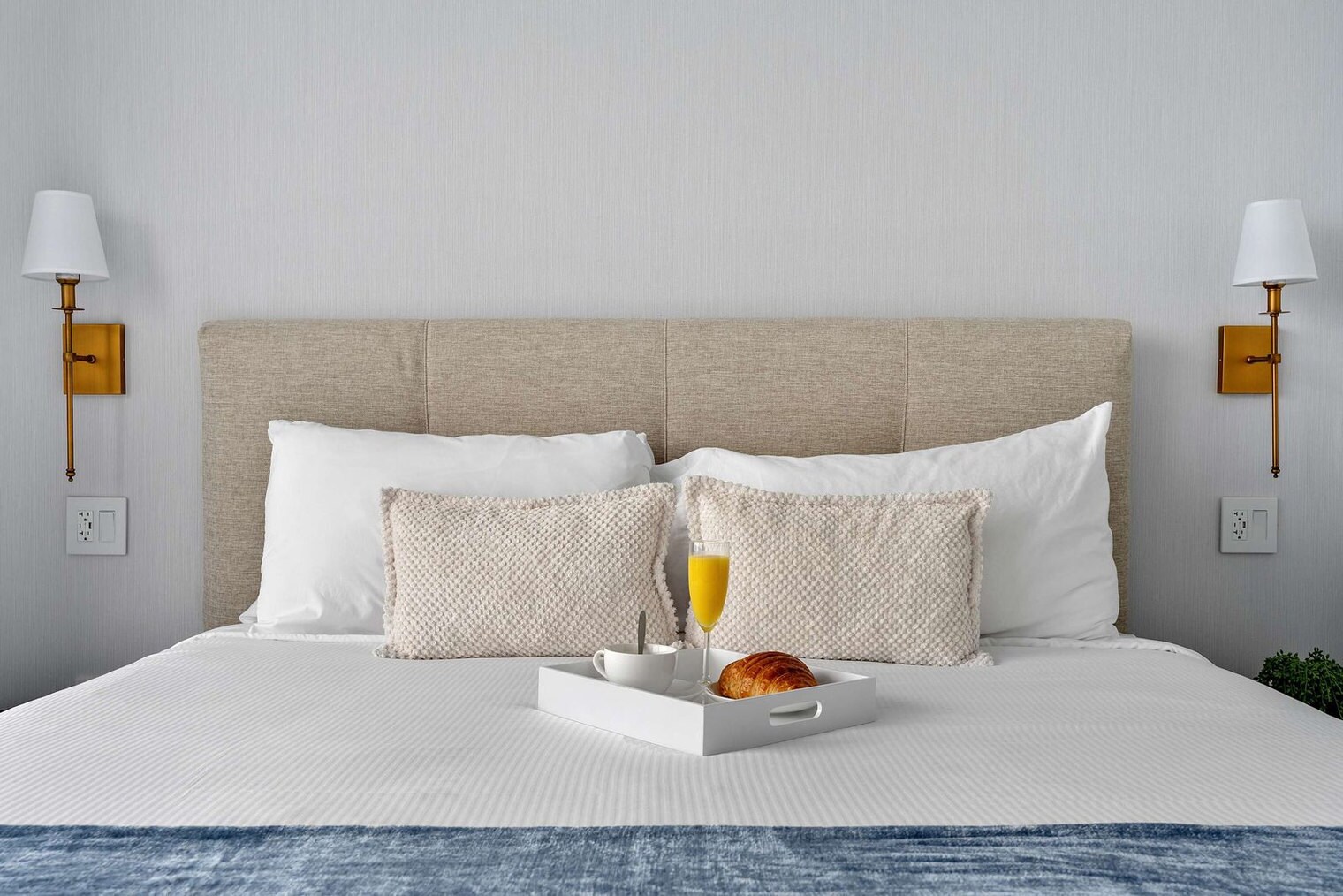 Building Photo - 398 NE 5th St