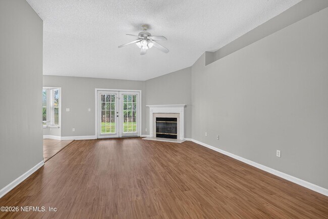 Building Photo - 12949 Chets Creek Dr S