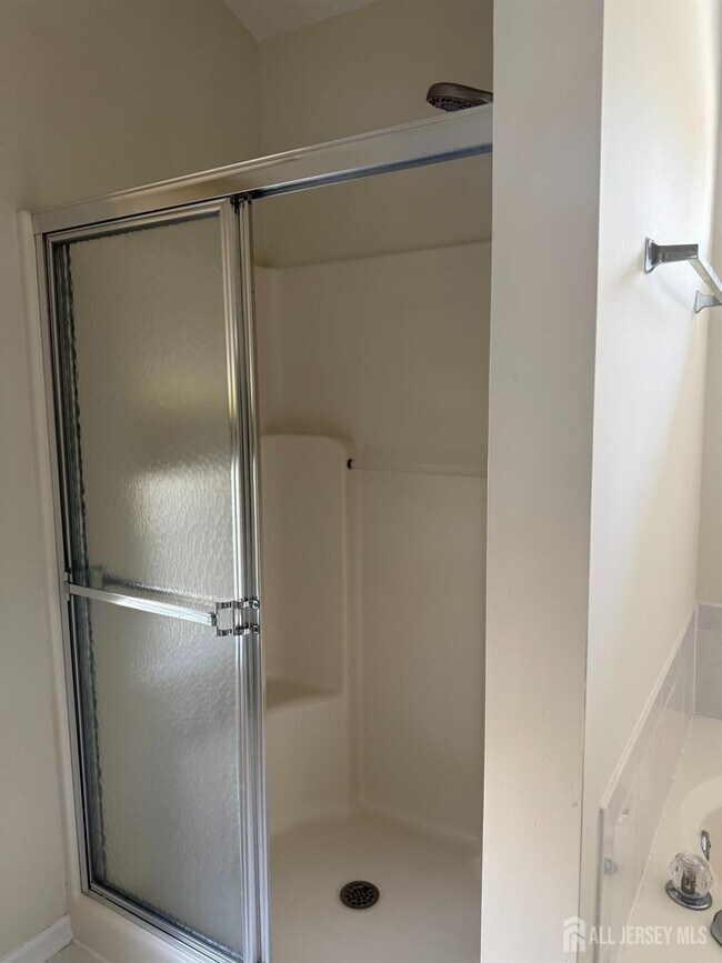 Building Photo - 1301 Dahlia Cir