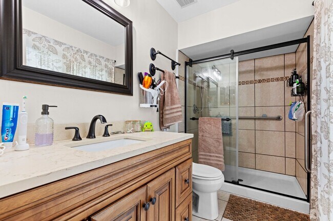 Building Photo - Beautifully updated 3 bedroom 2 bath home in Valwood