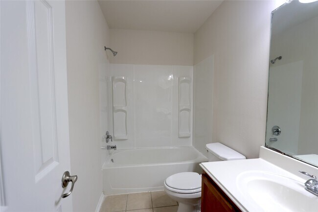 Building Photo - 14407 Birch Knoll Ln