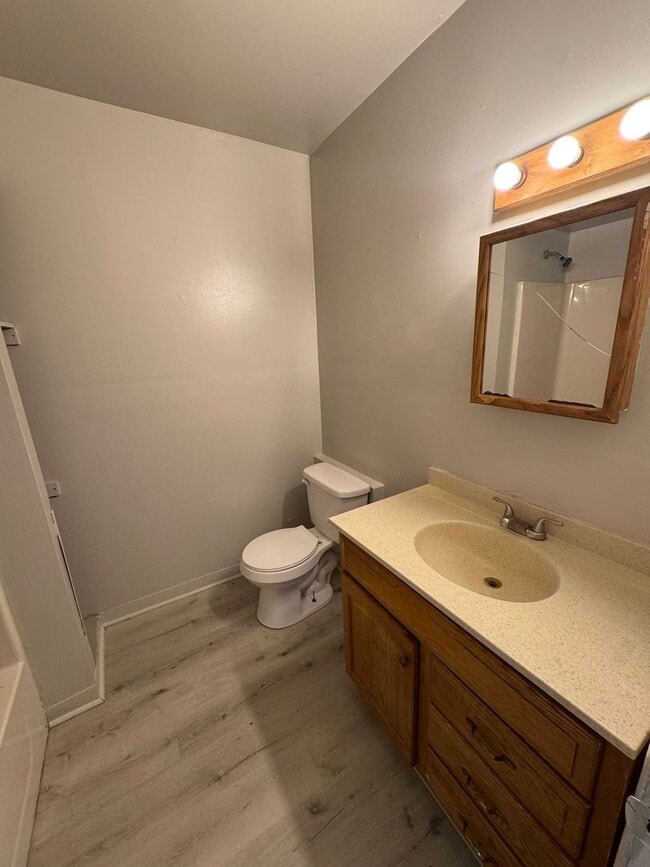Building Photo - 411 Boltz St