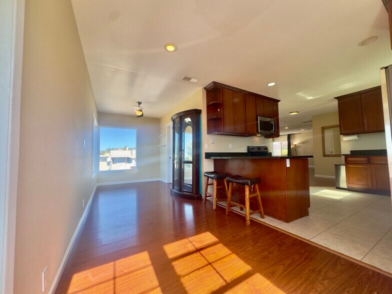 Building Photo - 8109 Ney Ave