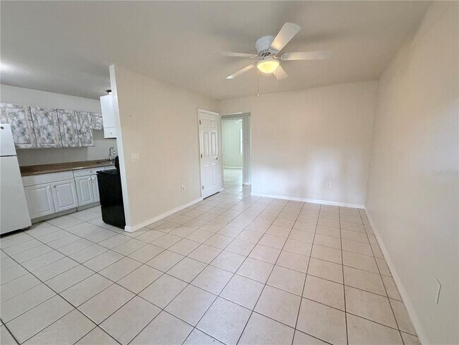 Building Photo - 507 Twin Pines Ln