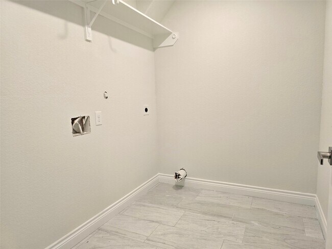 Building Photo - 12961 Orion Ct E