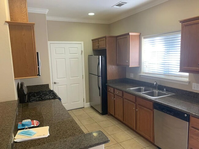 Building Photo - Charming 3/2 Craftsman Home in The Village at WestHaven (55+)