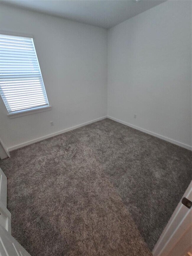 Building Photo - 183 Shawi Pass