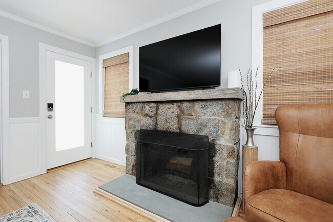 Building Photo - 6 Indian Ave