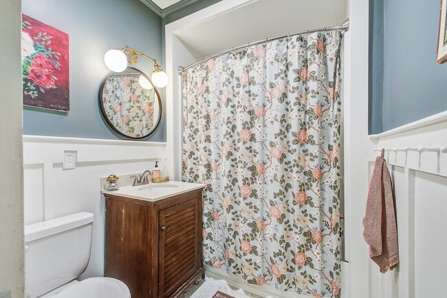 Building Photo - 4420 S Rhett Ave