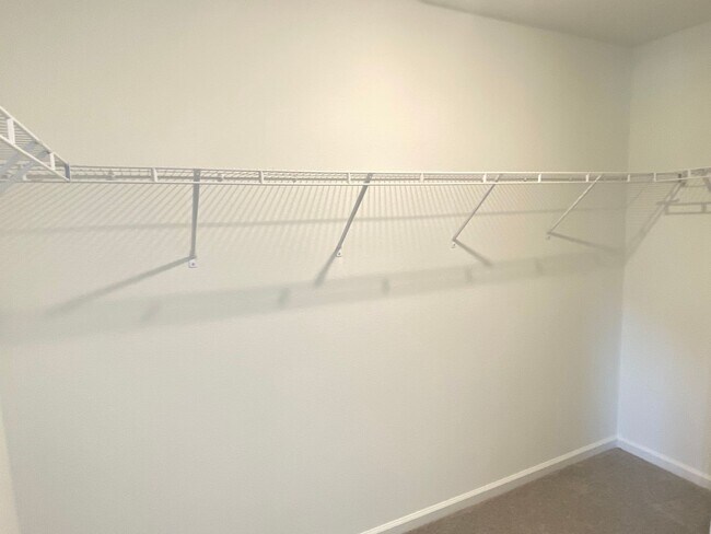 Building Photo - New 3/2.5 End Unit Townhouse!