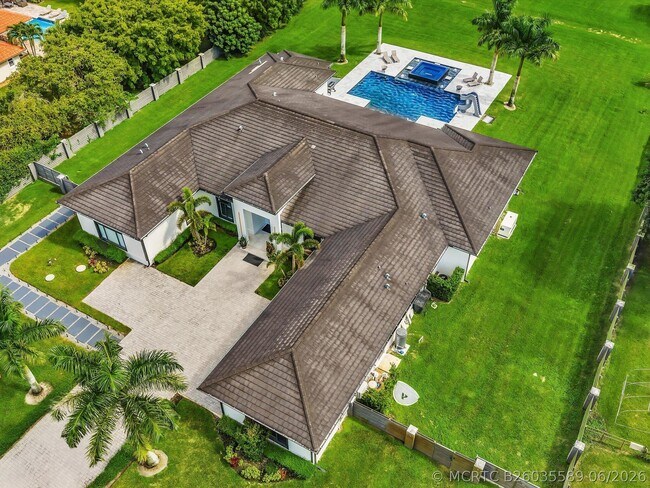 Building Photo - 6122 SW 173rd Way