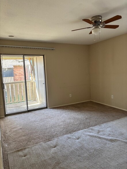 Building Photo - 5667 Birchmont Dr