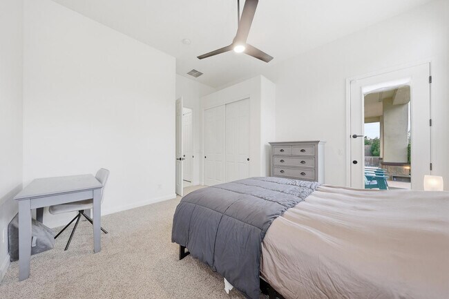 Building Photo - 6570 S Bogle Ave