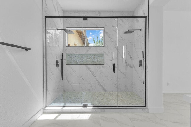 Building Photo - 74613 Waterlily Cir