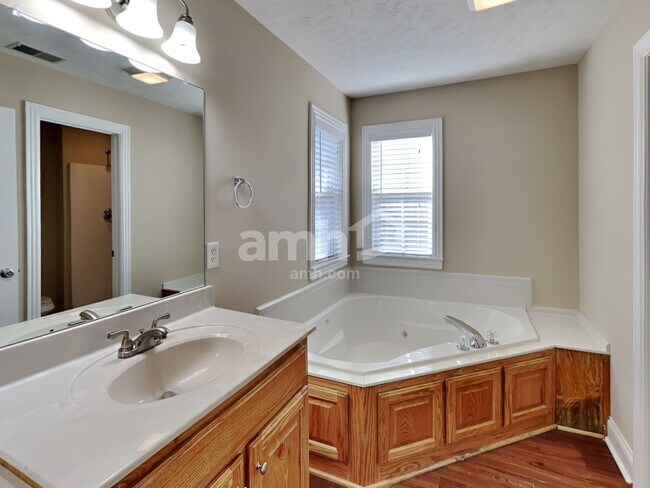 Building Photo - 4321 Roxburghe Ct