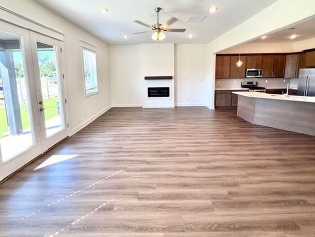 Building Photo - OPEN HOUSE! Now Leasing Brand New Townhomes In Olive Branch! Minutes from Methodist Hospital!